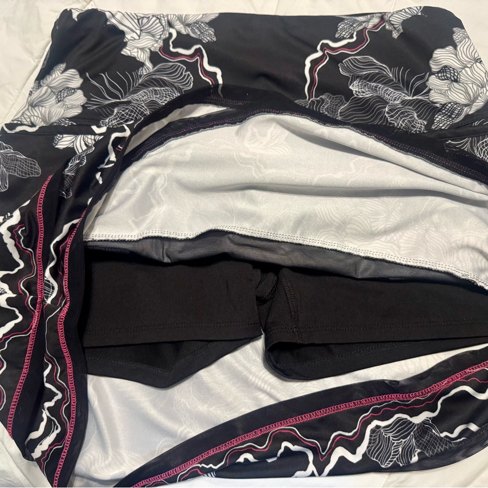 Lucky in Love Size L/12 Skort with Pockets - Picture 5 of 10
